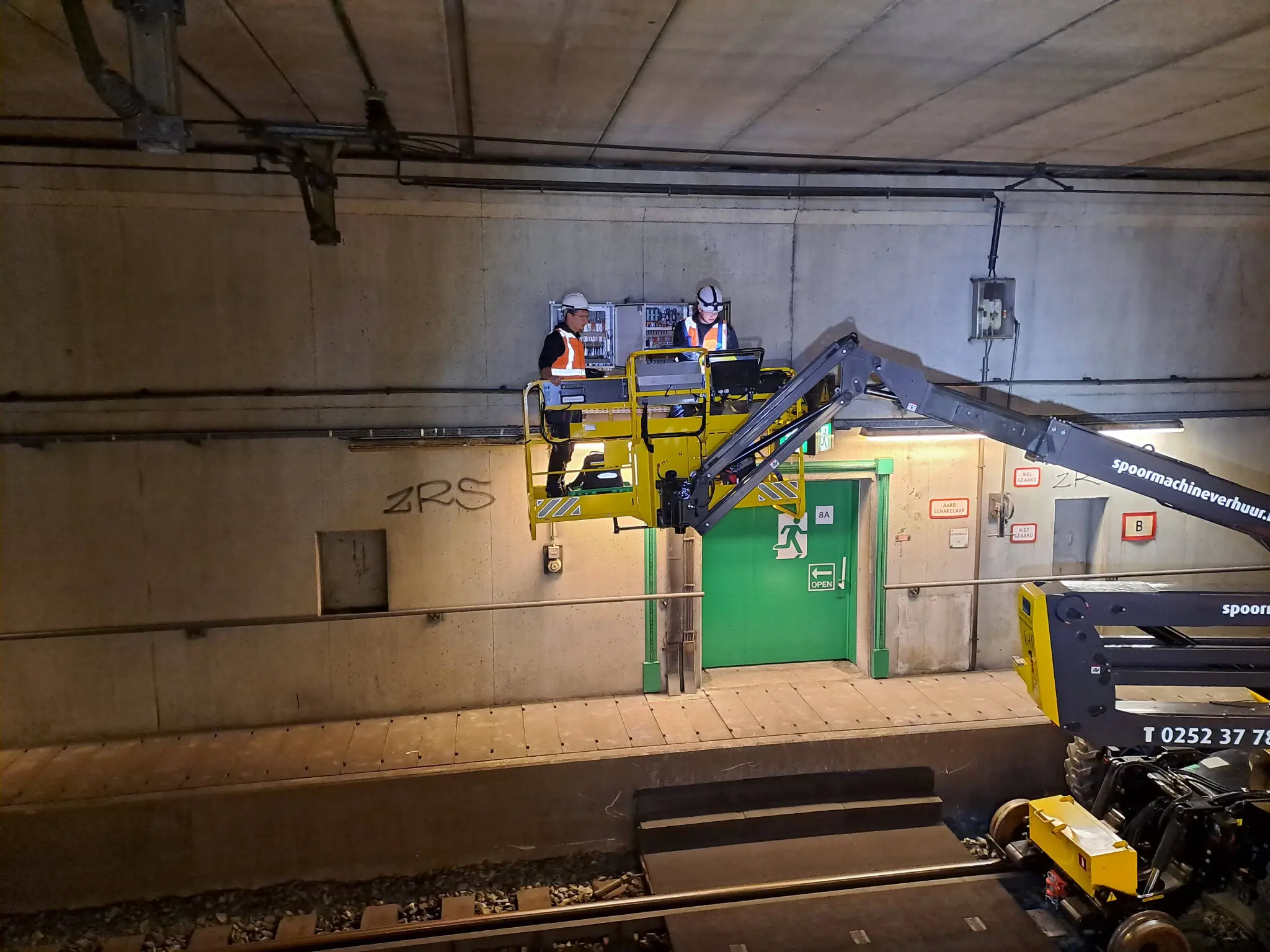 Automation installation work from a rail-mounted access platform
